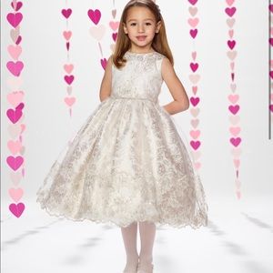 Girls size 5 lace and brocade formal dress